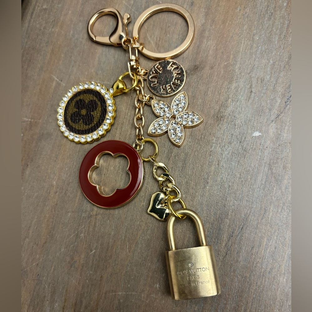 Authentic LV
Monogram Keychain, Bag
Charm, LV Lock, 6.5 inches, Upcycled - Picture 5 of 5